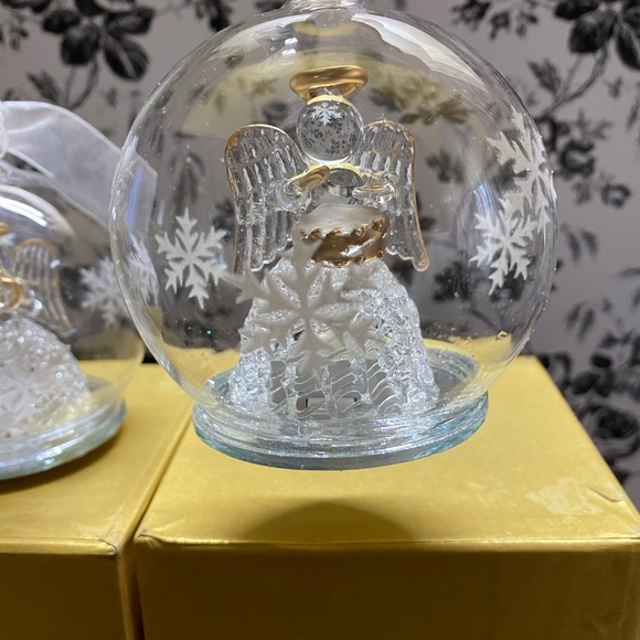 * Glass Angel Ornaments blown glass drummer trumpet player in clear globe 2 set - Picture 8 of 12